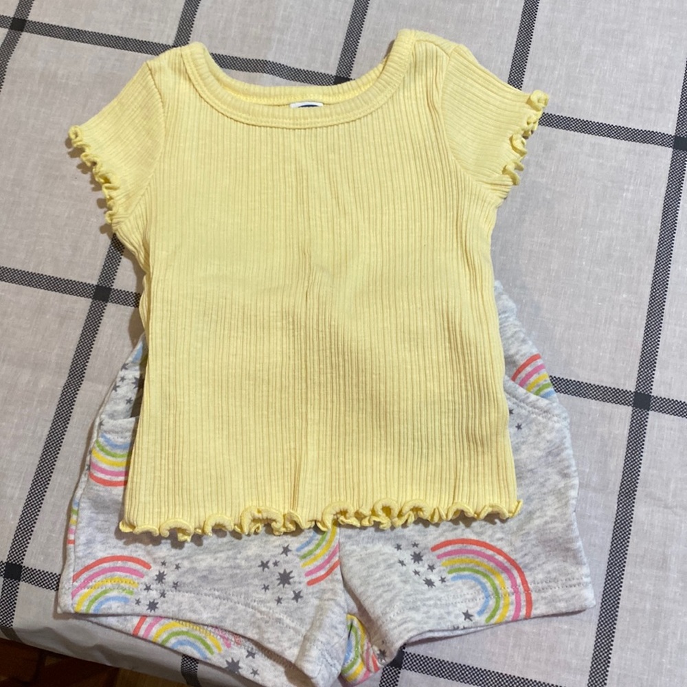 Shorts/t set - Picture 1 of 5